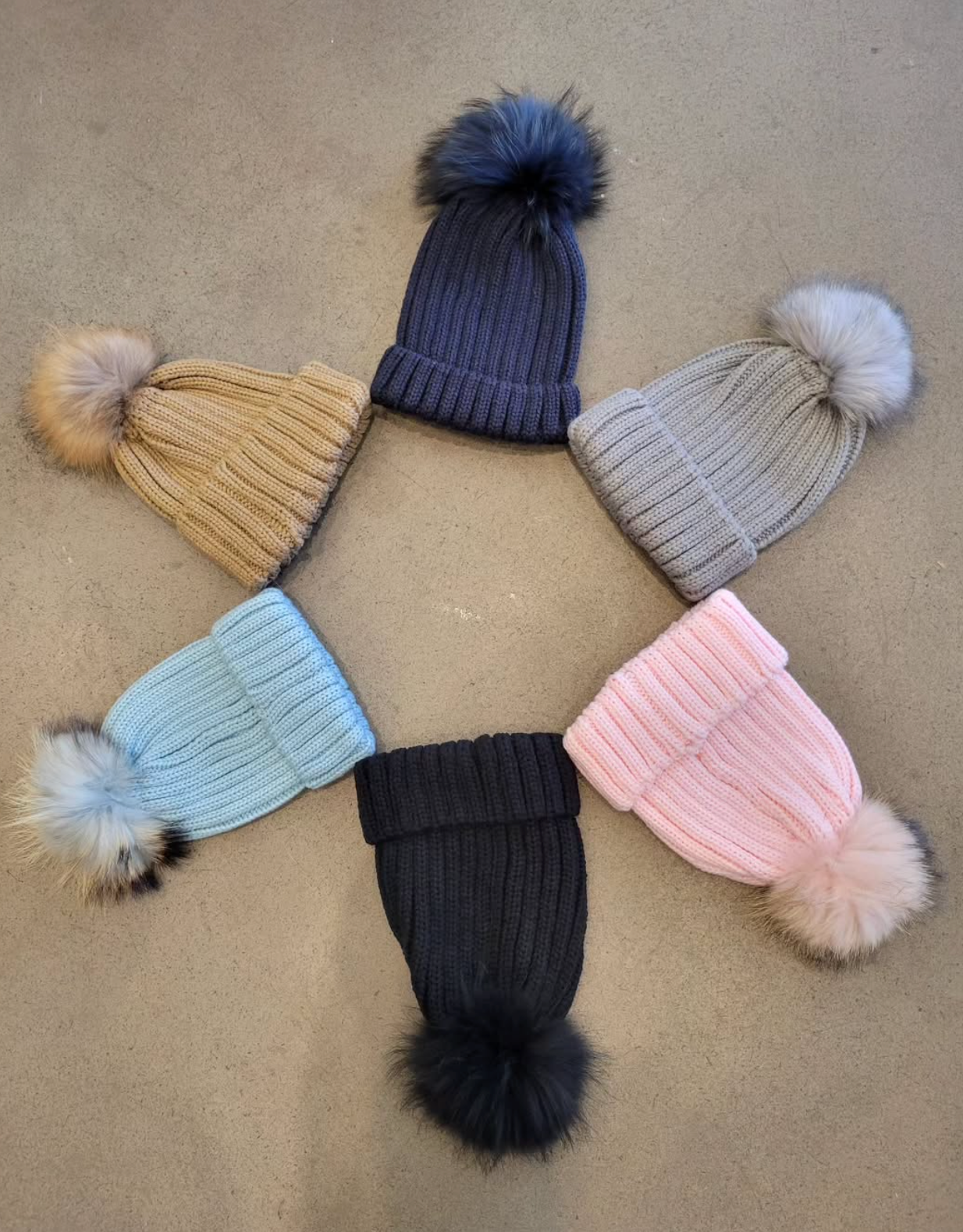 La Fiorentia - POM POM Beanies